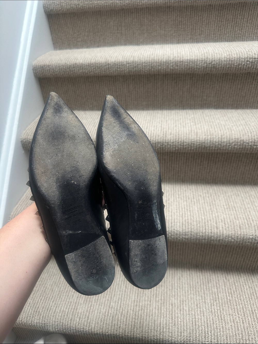 Valentino Garavani Black Pointed Rockstud Leather Flats - Picture 5 of 11